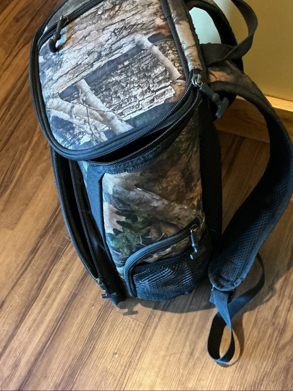 RTIC Men's Camo Backpack Cooler - Brown/Black